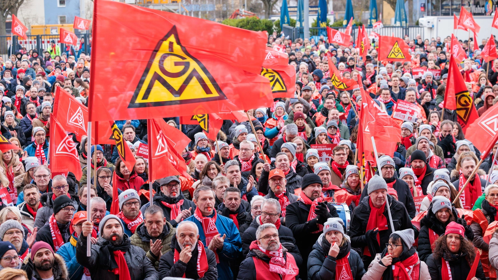 Warnstreik bei VW in Braunschweig am 02.12.2024.